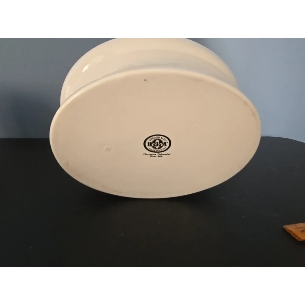 BIA Cordon Bleu 9 x‎ 6.75 inch White Oval Casserole with Lid
